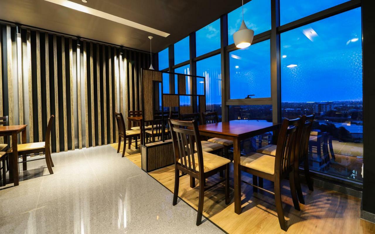 Hlaine Tet Hotel ヤンゴン エクステリア 写真