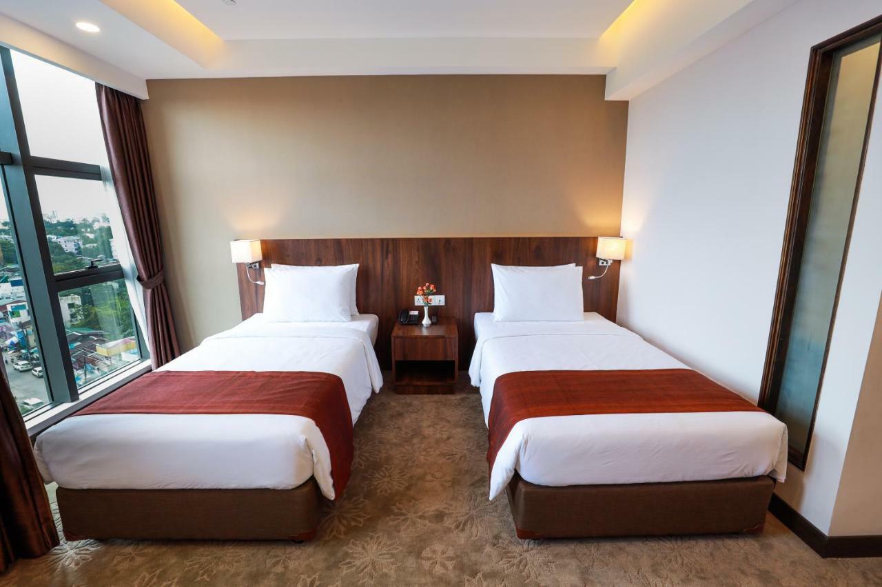 Hlaine Tet Hotel ヤンゴン エクステリア 写真