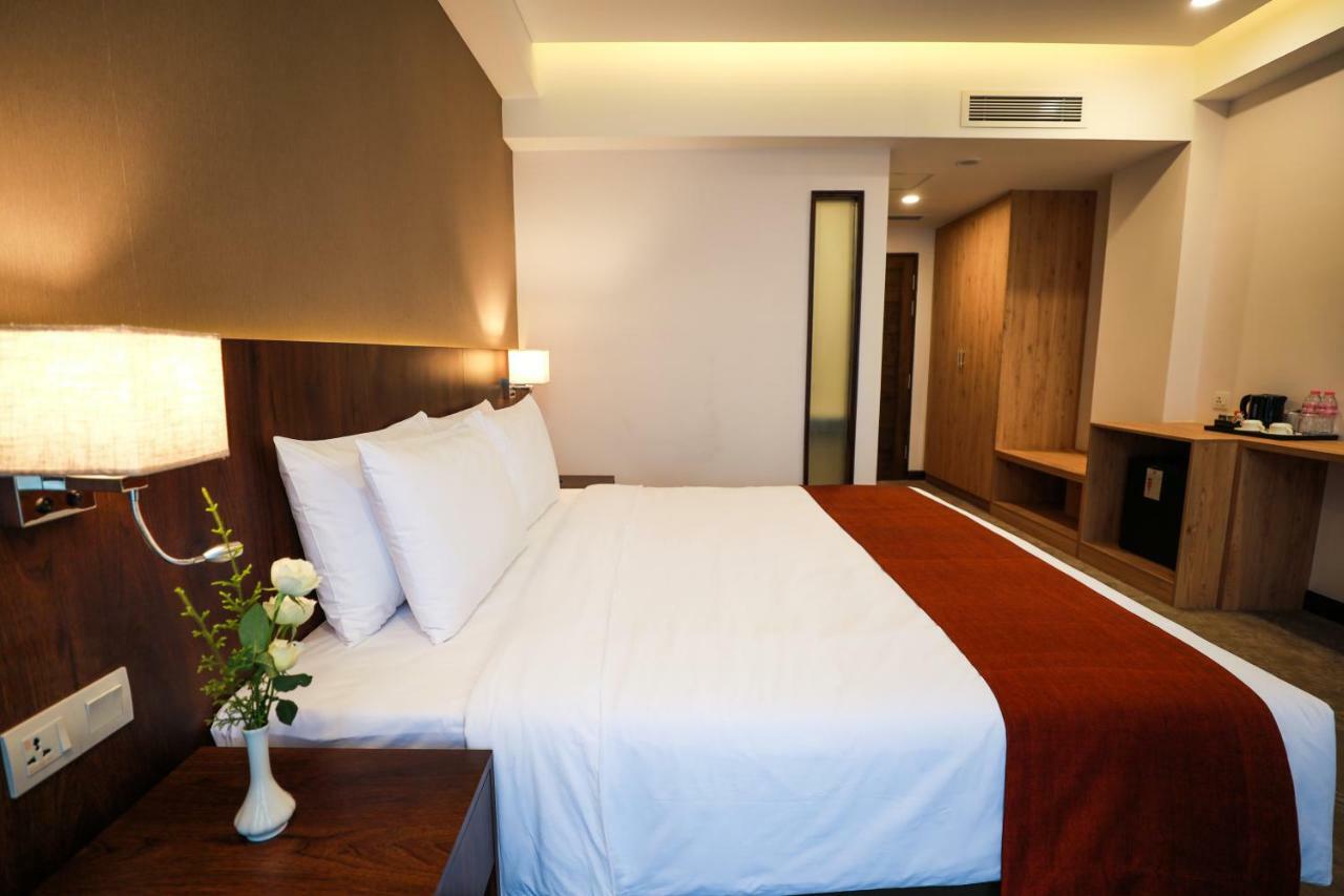 Hlaine Tet Hotel ヤンゴン エクステリア 写真
