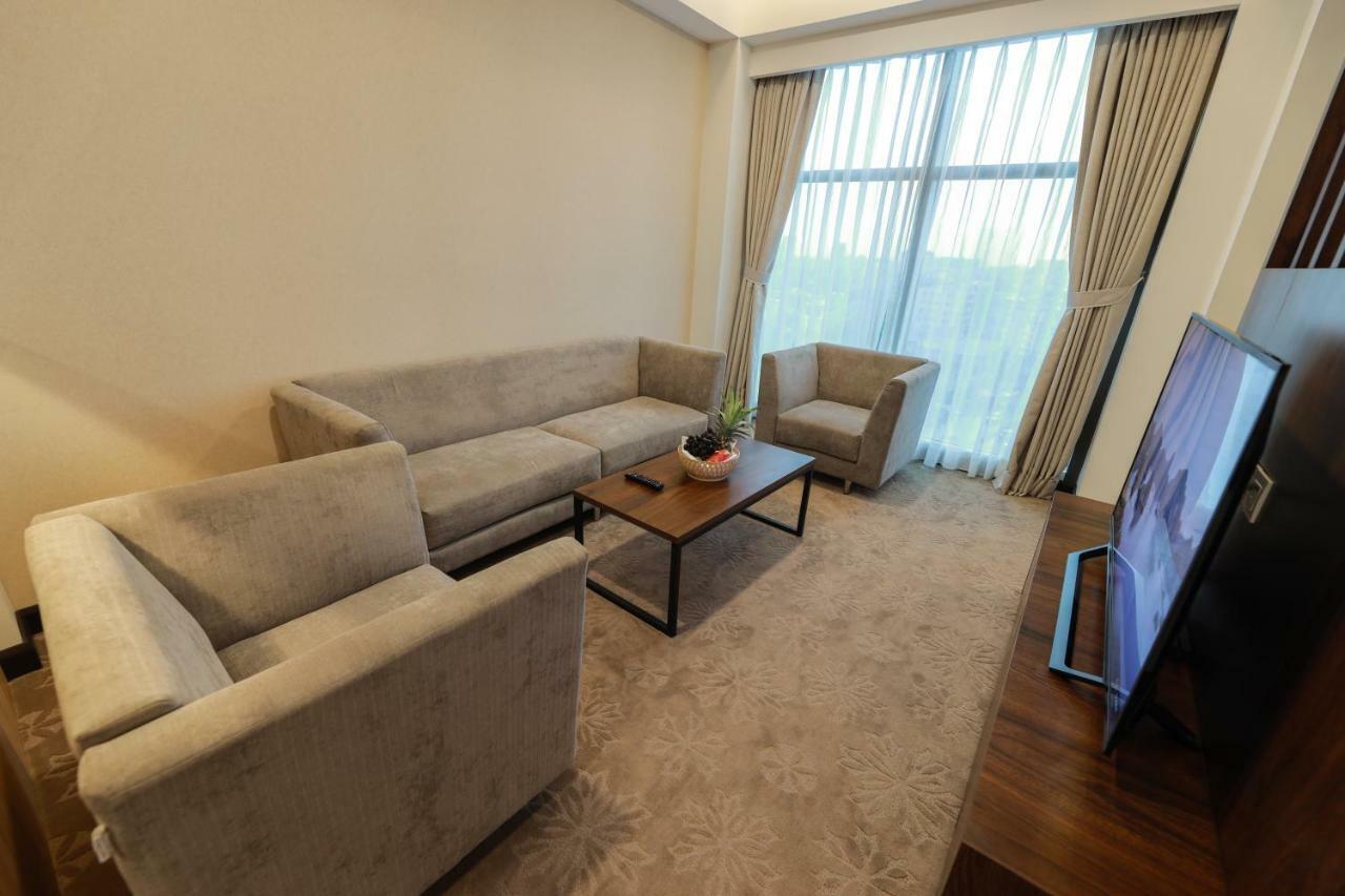 Hlaine Tet Hotel ヤンゴン エクステリア 写真