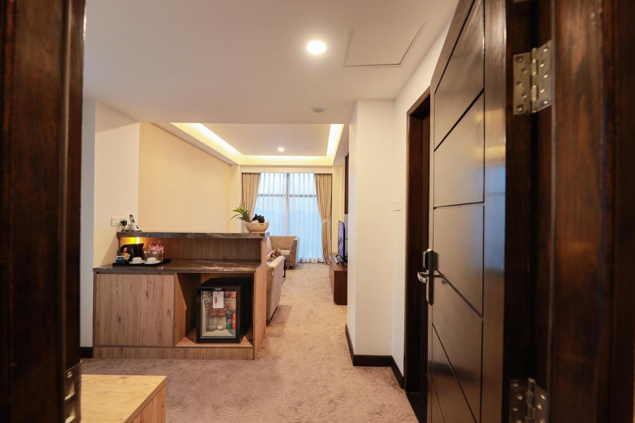 Hlaine Tet Hotel ヤンゴン エクステリア 写真