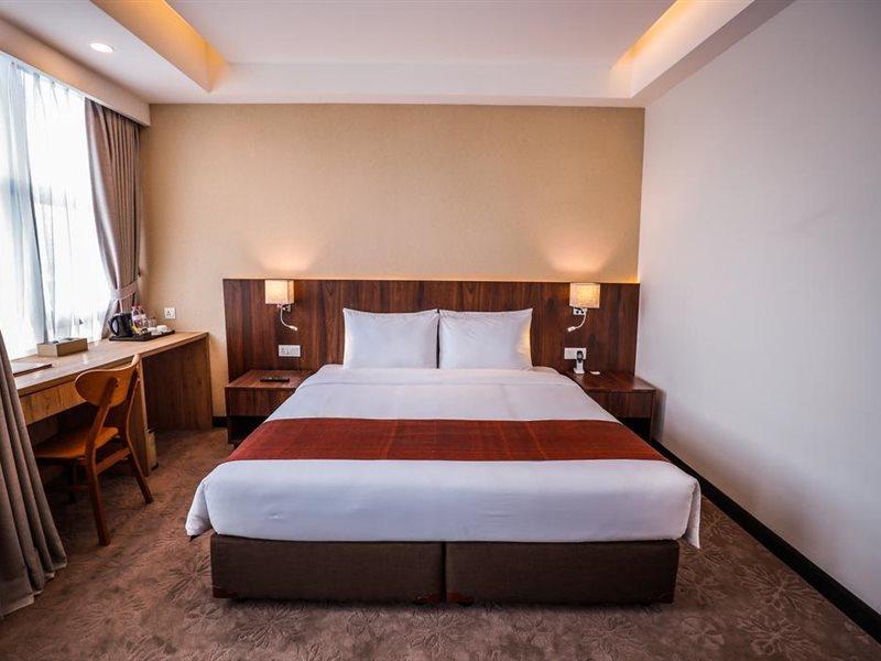 Hlaine Tet Hotel ヤンゴン エクステリア 写真